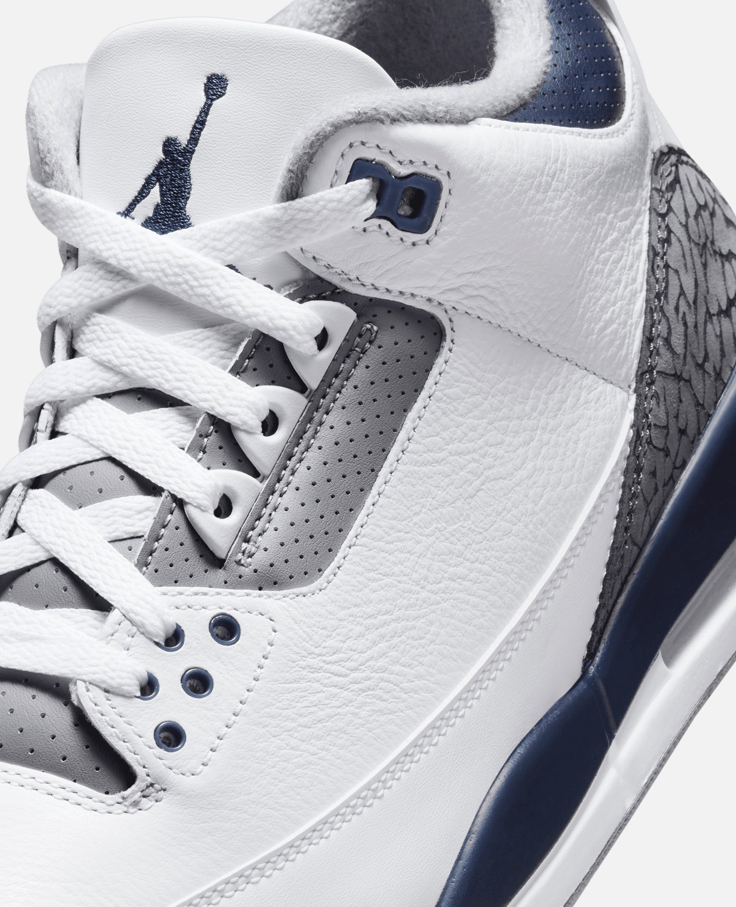 Nike Air Jordan 3 Retro (Bianco/Marina Mezzanotte-Grigio Cemento-Nero)