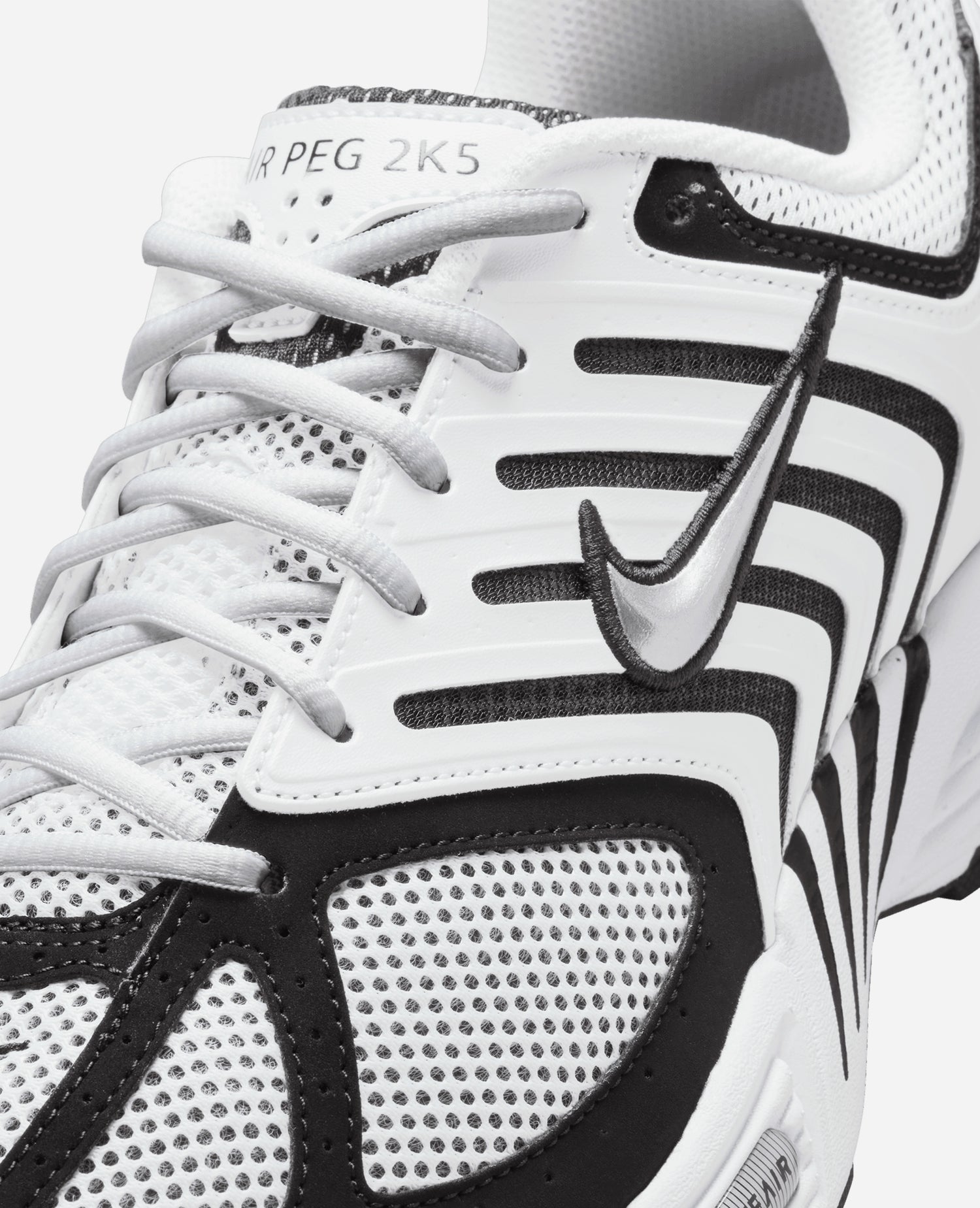 Nike Air Pegasus 2005 (White/Metallic Silver-Black)