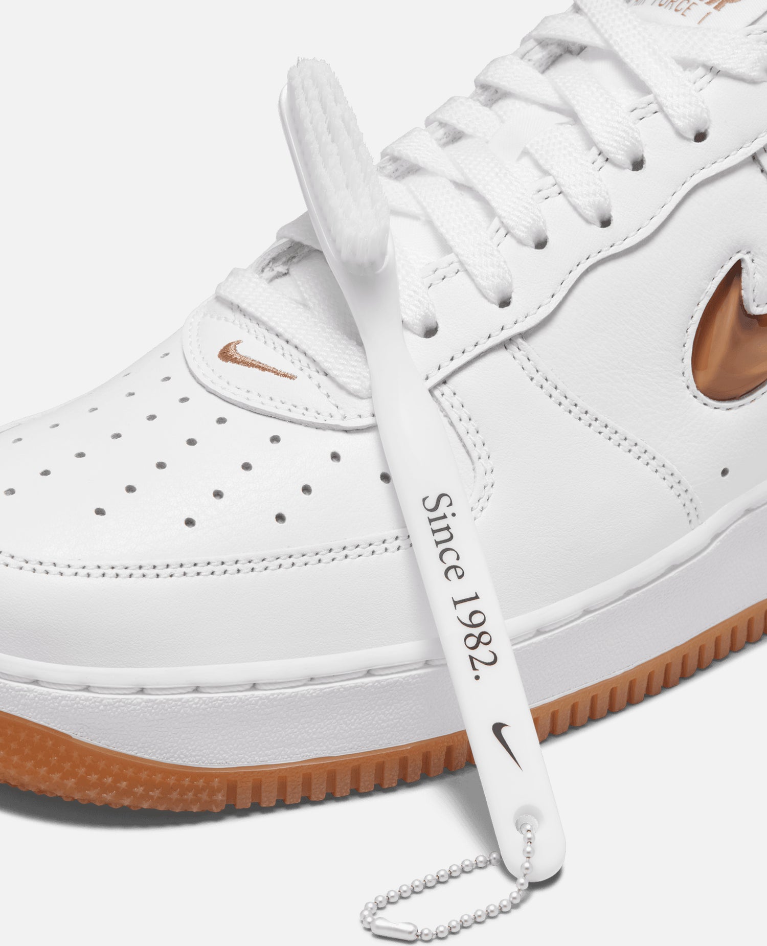 Nike Air Force 1 Low Retro (White/Gum Med Brown)