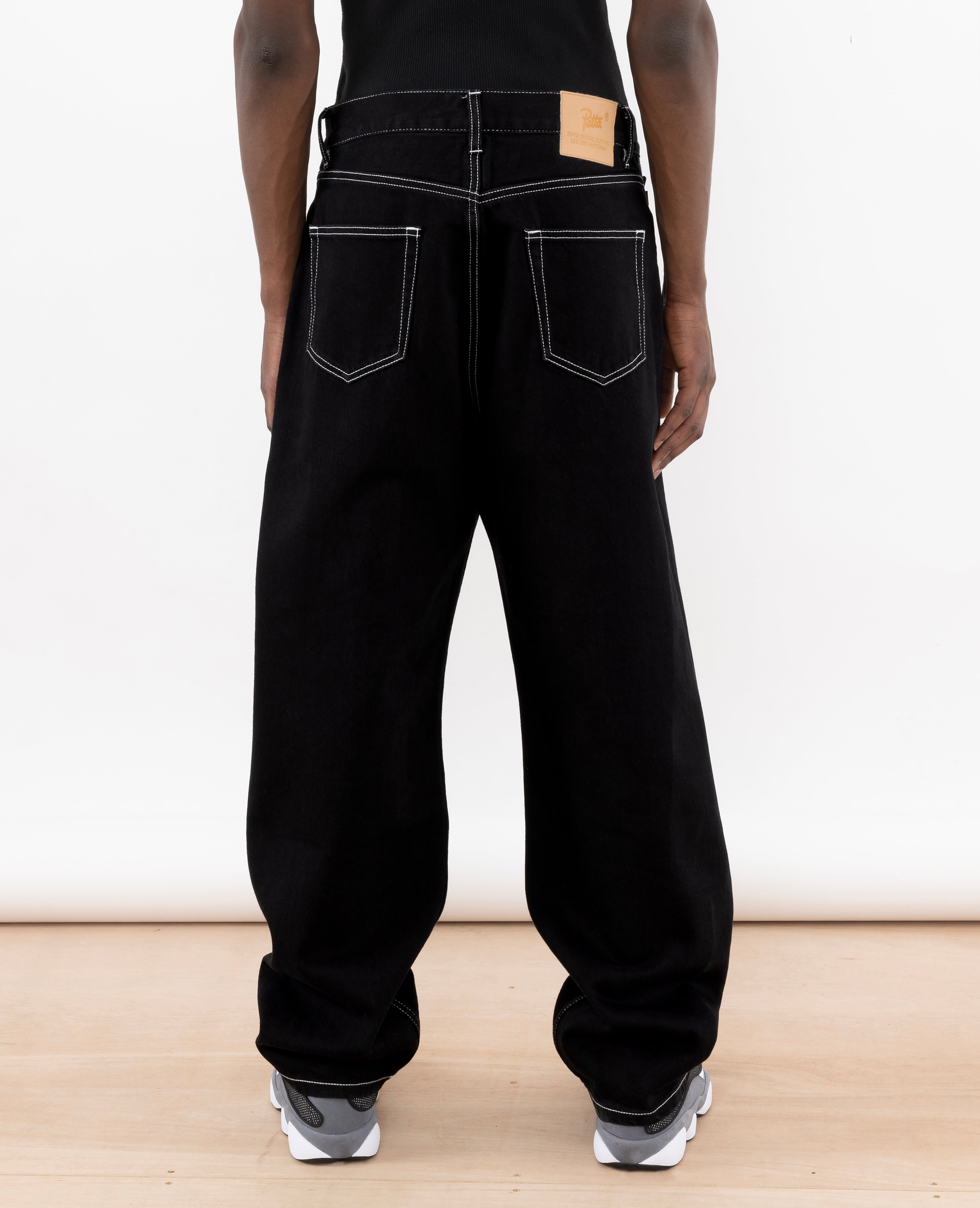 GORGLITTER Men's Flap Pocket Contrast Stitching Cargo Jeans Zipper Fly Wide  Leg Denim Pants Black Small at Amazon Men's Clothing store