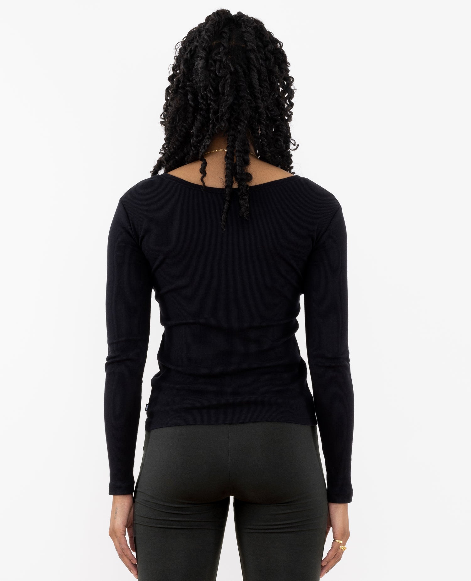 Patta Femme Basic Scoop Longsleeve T-Shirt (Black)