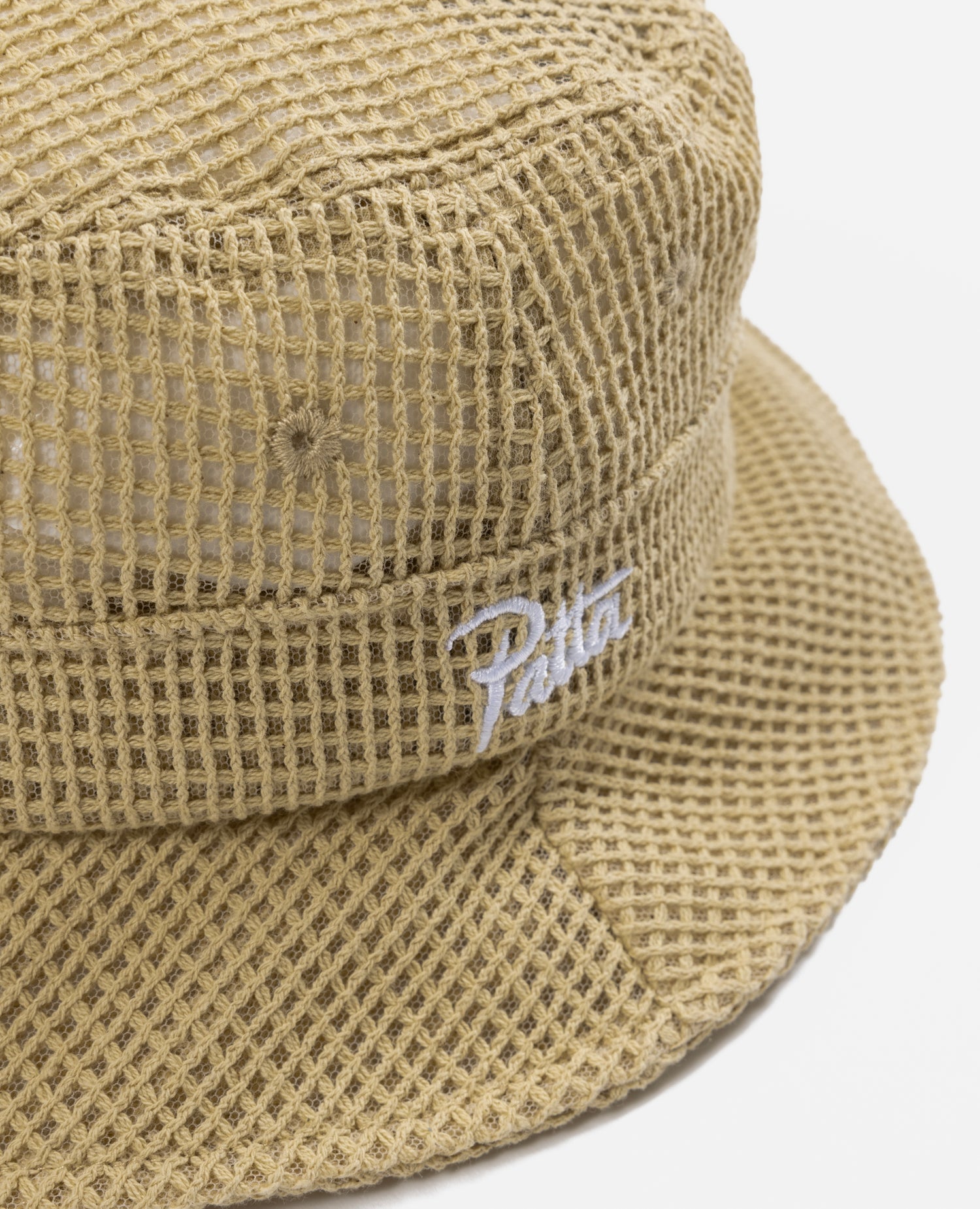 Patta Mesh Bucket Hat (Pale Khaki)